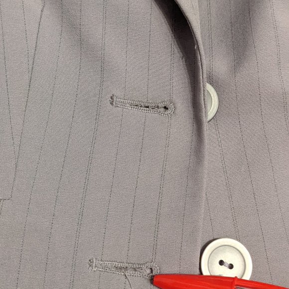 Vintage Women (S) - ANNEX Grey Pinstripe Suit: Machine-Washable - Picture 14 of 15